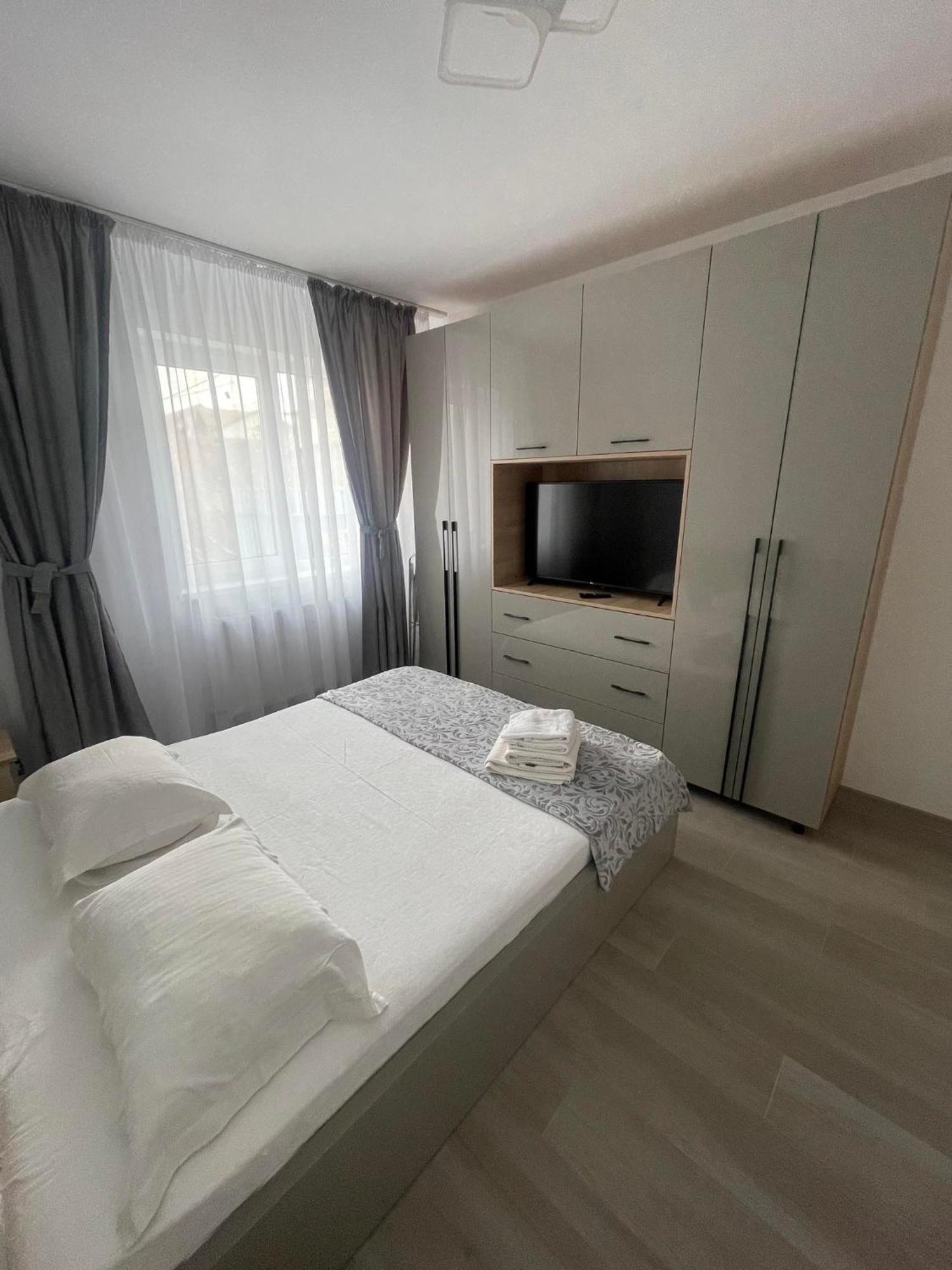 Luxury Apartment Piteşti Exterior foto